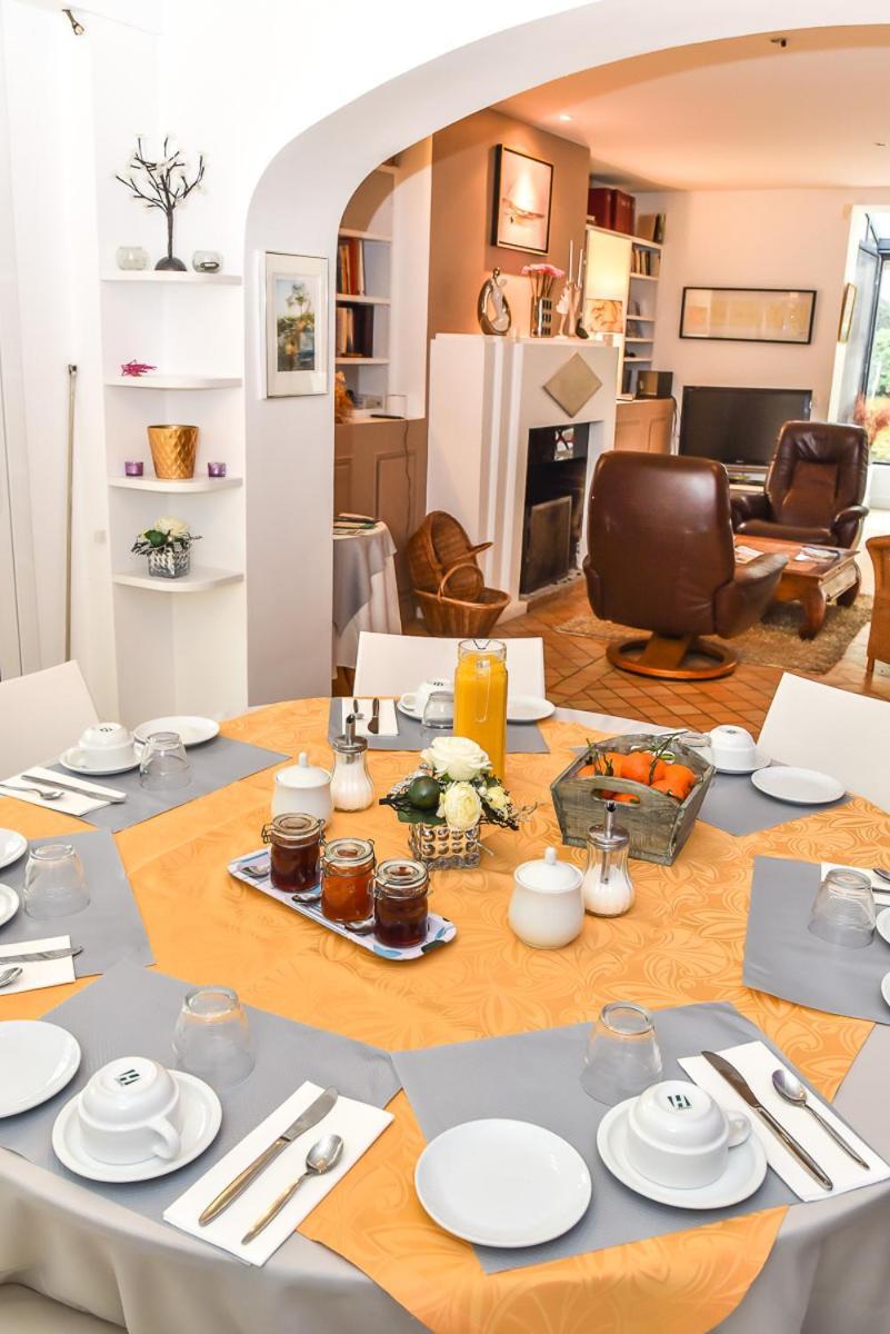 Bed and Breakfast Le Jardin Des Roches Moigny Exterior foto