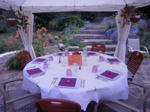 Bed and Breakfast Le Jardin Des Roches Moigny Exterior foto